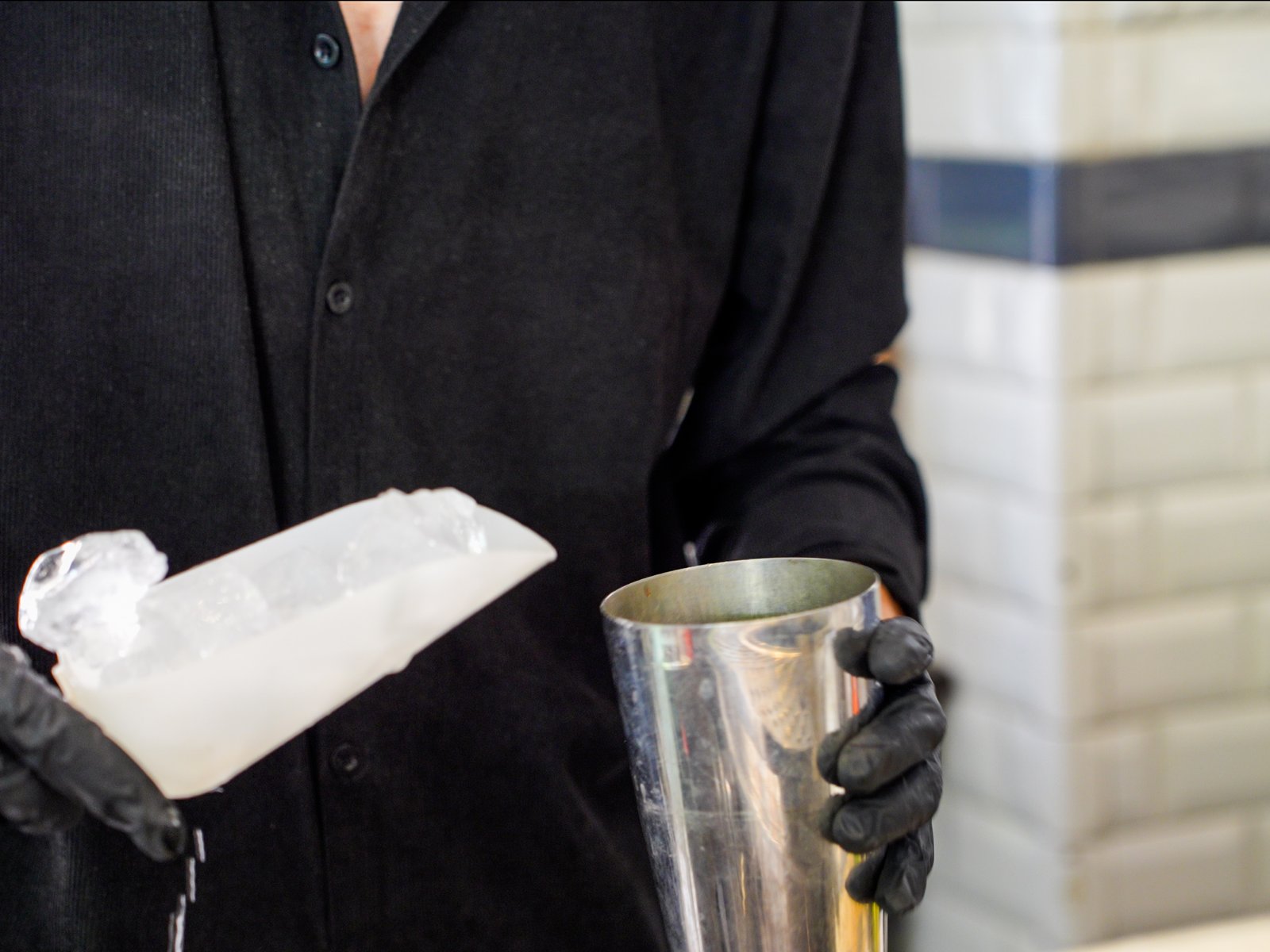 Fill the shaker with ice